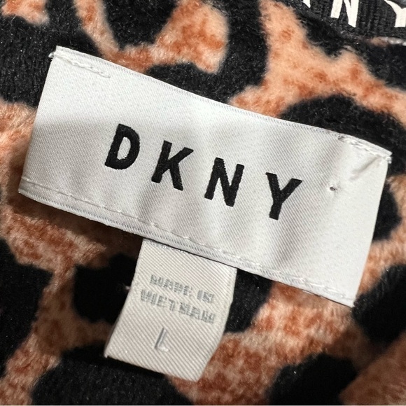 DKNY Leopard SUPER SOFT fleece hooded pullover size large - Picture 3 of 11